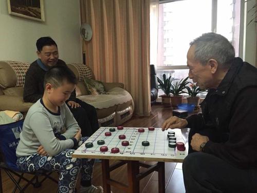 和爷爷下棋