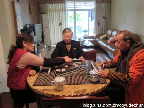 奶奶喜欢打麻将