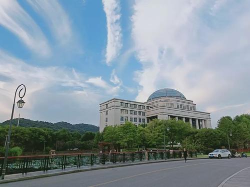日记上刻着的诺言