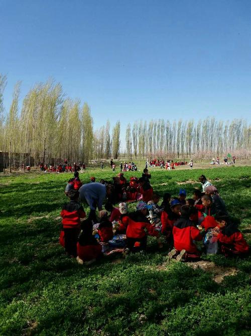 春天充满了笑声