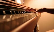 练钢琴