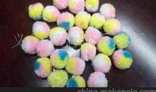 那彩色的毛线球让我想起她