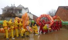 过春节观龙灯真有趣