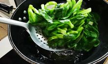 美味的上海青炒豆腐