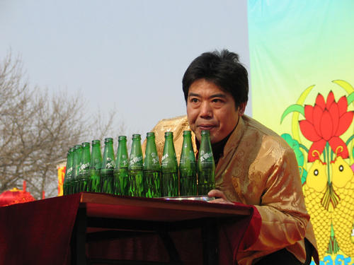 吹瓶比赛