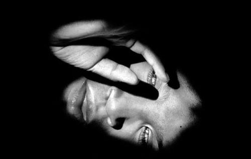 爱是沉默的公司