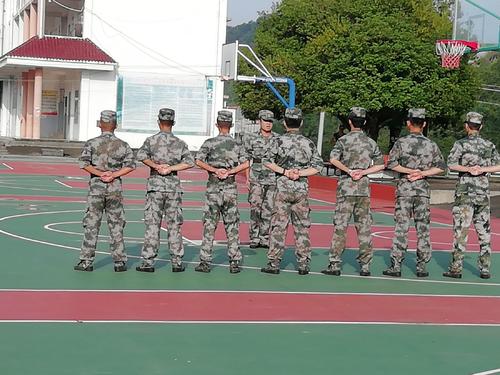 难忘的痛苦和军事训练的喜悦