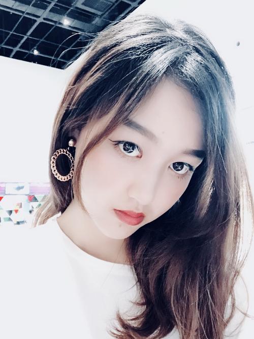 一个爱笑的人