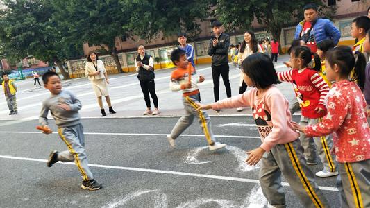 令人兴奋的正面继电器