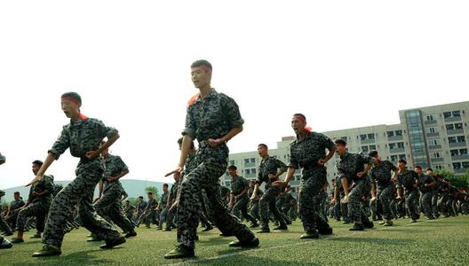 艰苦的军事训练