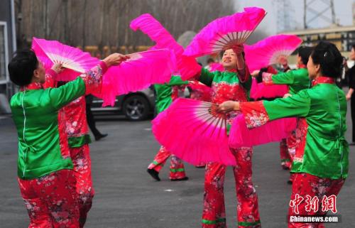 跳舞秧歌带给我欢乐