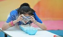 有趣的吸乒乓球游戏