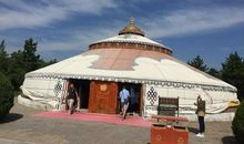 参观成吉思汗陵