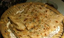 和外婆一起做麦饼