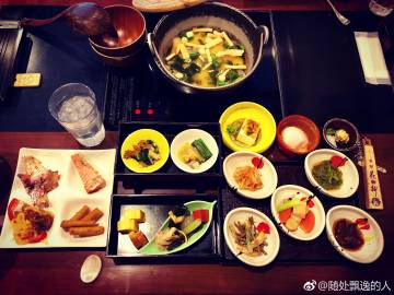 热闹的早餐店