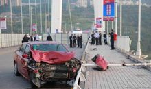 重庆大巴坠江事件反思