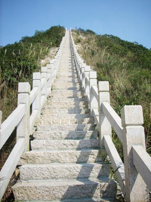 龙华山
