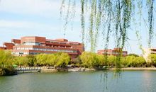 春天来到了图书馆