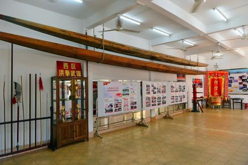 在阅读室里写200个单词