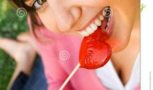 藏在棒棒糖里的爱