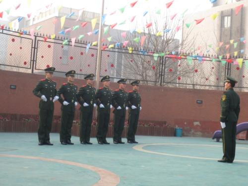 向武装警察的叔叔致敬