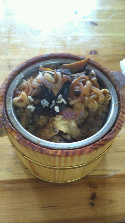 自我装扮得很出色
