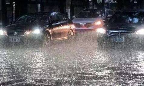暴雨