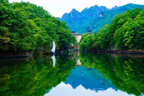 龙白云山