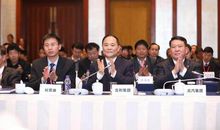 与足球化敌为友