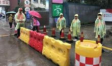 雨中的那一抹身影