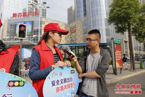 小记者成为文明的辅导员