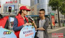 小记者化身文明劝导员