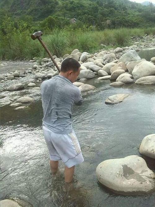 难忘的捉鱼