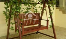 秋千椅上的外婆