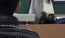 她是一个深受学生喜爱的人