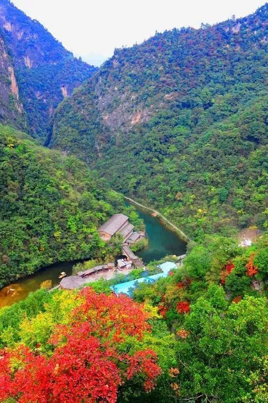 辉煌的故乡四个季节