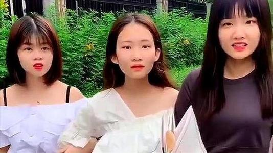 我给我姐姐竖起大拇指