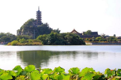 夏季金山湖