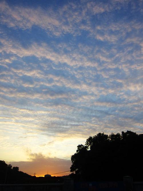 落日的天空