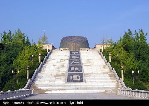 参观中国石鼓花园