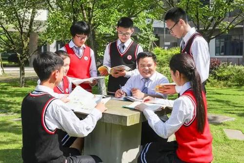 珍贵的校服