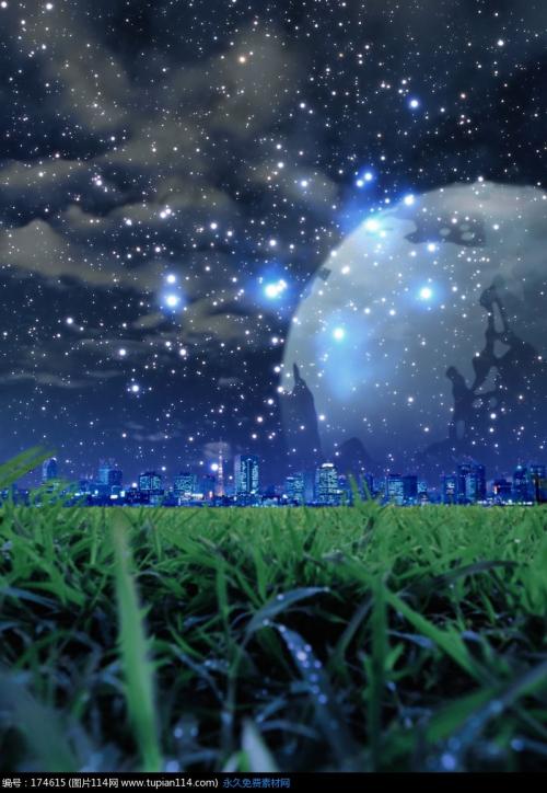 在夜空下