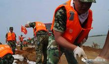 令人钦佩的交警叔叔