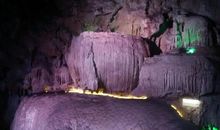 美丽的建水燕子洞