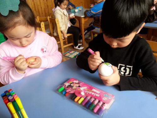 丽霞彩绘鸡蛋