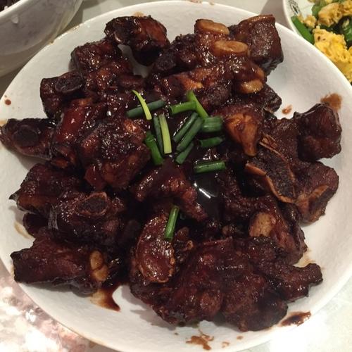 母亲的红烧排骨