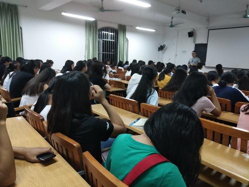 一次难忘的班级团队会议