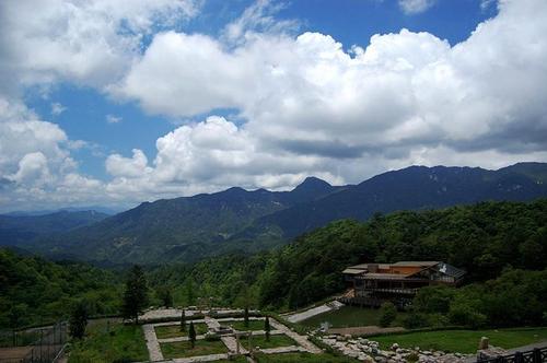 游览大别山的主峰