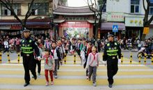 校门口的“市场”