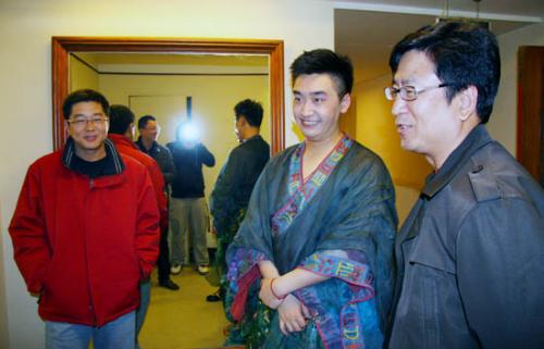光明的镜子挂在“明代的事”上